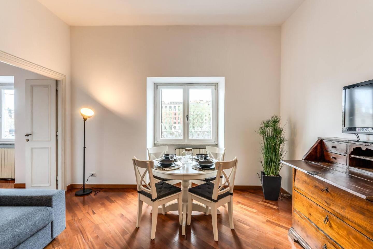 Splendid Flat On The Tiber River Roma Exterior foto