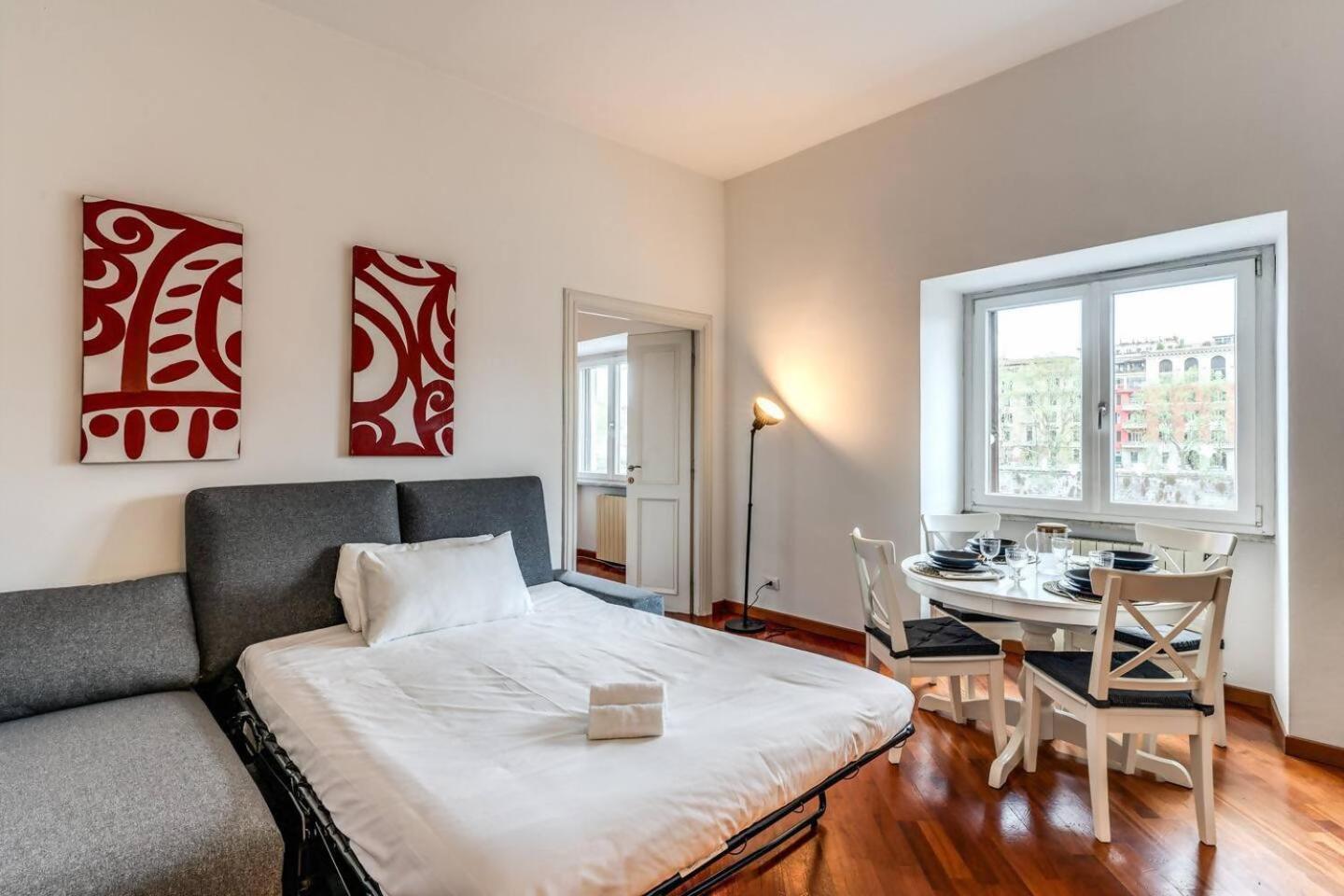 Splendid Flat On The Tiber River Roma Exterior foto