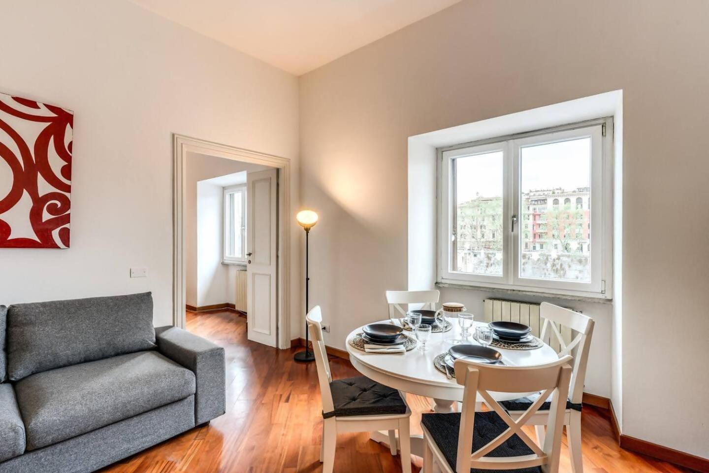 Splendid Flat On The Tiber River Roma Exterior foto